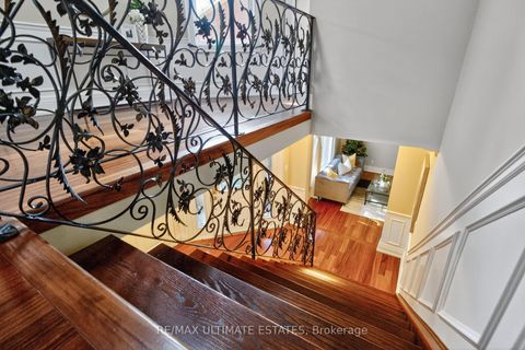Photo 18 at 32 Mossgrove Trail, Windfields, Toronto
