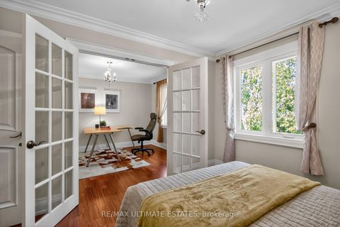 Photo 23 at 32 Mossgrove Trail, Windfields, Toronto