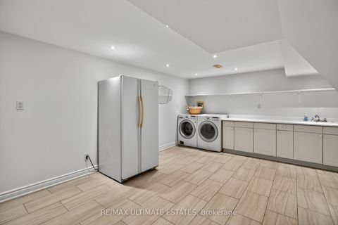 Photo 31 at 32 Mossgrove Trail, Windfields, Toronto