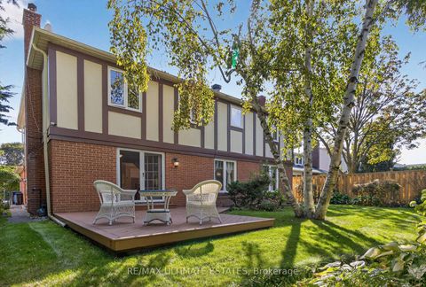 Photo 33 at 32 Mossgrove Trail, Windfields, Toronto
