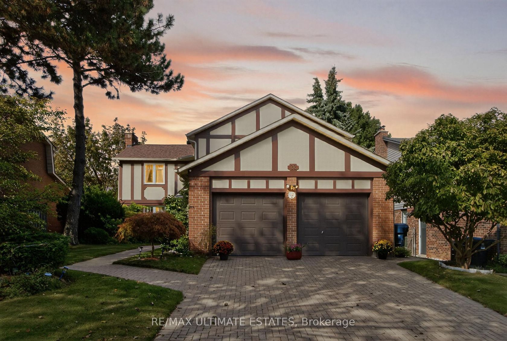 32 Mossgrove Trail, Windfields, Toronto 