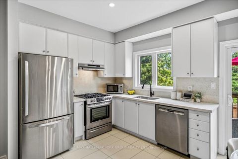 Photo 9 at 1192 Peelar Crescent, Lefroy, Innisfil Photo 9 at 1192 Peelar Crescent, Lefroy, Innisfil