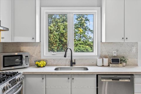 Photo 10 at 1192 Peelar Crescent, Lefroy, Innisfil
