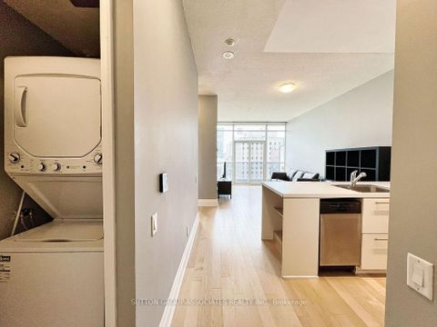 Photo 6 at 1909 - 21 Carlton Street, Yonge Corridor, Toronto Photo 6 at 1909 - 21 Carlton Street, Yonge Corridor, Toronto