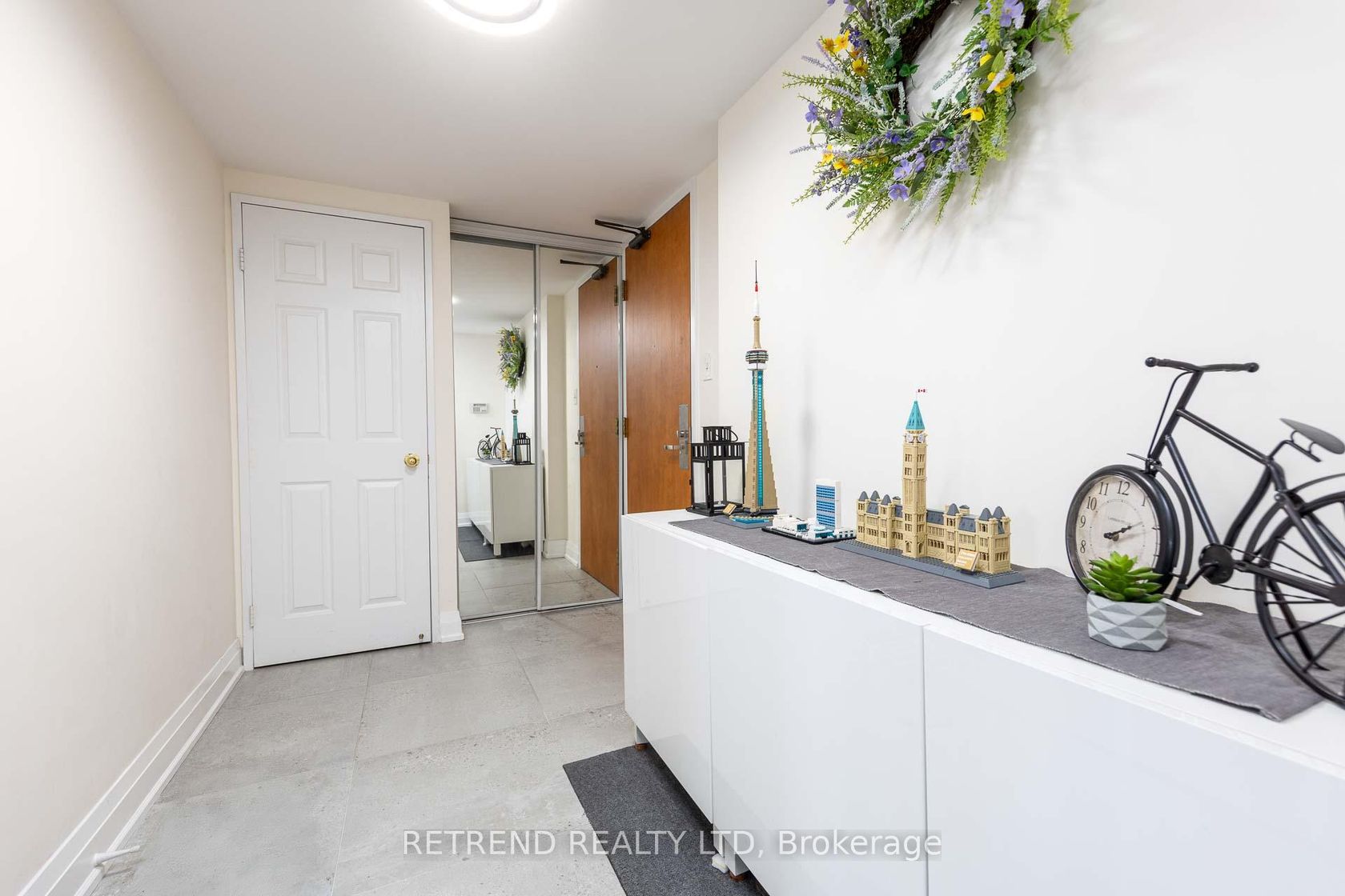 305 - 256 Doris Avenue, Willowdale East, Toronto 