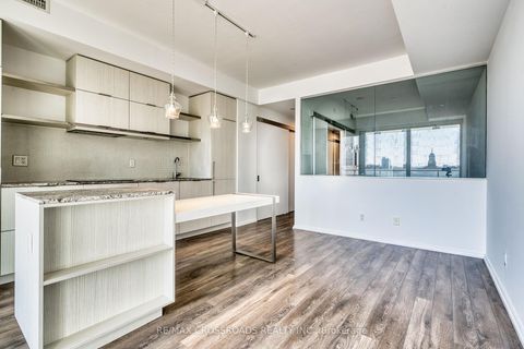 Photo 4 at 1510 - 197 Yonge Street, Yonge Corridor, Toronto