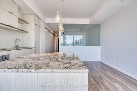 Photo 5 at 1510 - 197 Yonge Street, Yonge Corridor, Toronto Photo 5 at 1510 - 197 Yonge Street, Yonge Corridor, Toronto