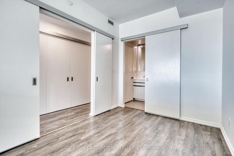 Photo 12 at 1510 - 197 Yonge Street, Yonge Corridor, Toronto Photo 12 at 1510 - 197 Yonge Street, Yonge Corridor, Toronto