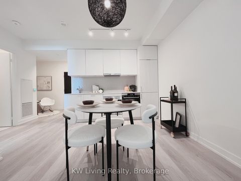 Photo 4 at 417 - 158 Front Street E, Moss Park, Toronto