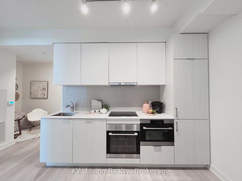 Photo 6 at 417 - 158 Front Street E, Moss Park, Toronto