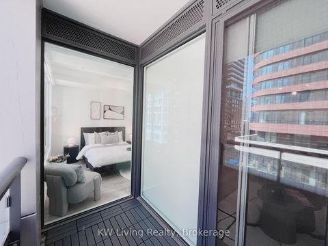 Photo 11 at 417 - 158 Front Street E, Moss Park, Toronto