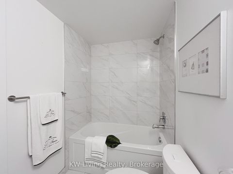 Photo 15 at 417 - 158 Front Street E, Moss Park, Toronto