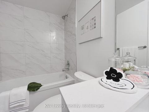 Photo 16 at 417 - 158 Front Street E, Moss Park, Toronto