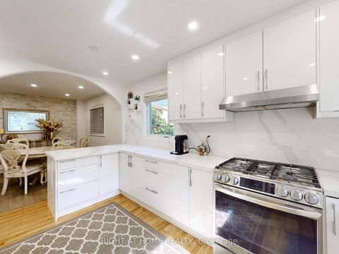 Photo 11 at 828 Leslie Valley Drive, Leslie Valley, Newmarket