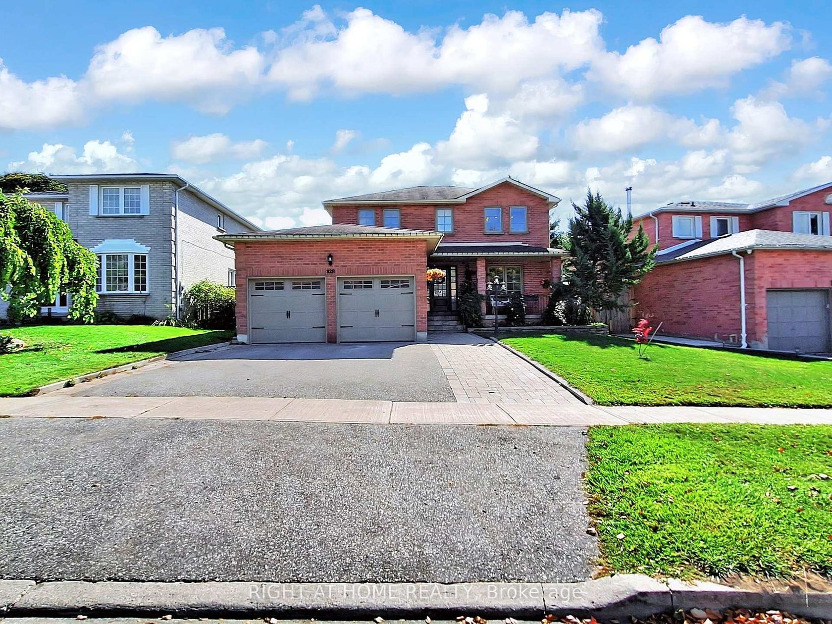 828 Leslie Valley Drive, Leslie Valley, Newmarket photo number 2