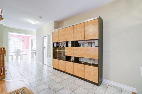 Photo 6 at 189 Silver Linden Drive, Langstaff, Richmond Hill