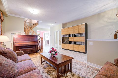 Photo 9 at 189 Silver Linden Drive, Langstaff, Richmond Hill