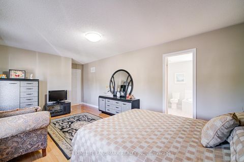 Photo 37 at 189 Silver Linden Drive, Langstaff, Richmond Hill