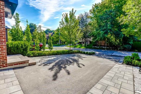Photo 3 at 8 Shand Avenue, Kingsway South, Toronto