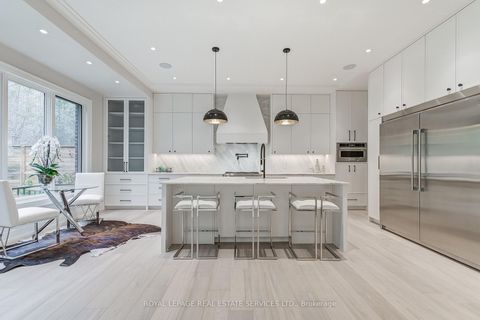 Photo 12 at 8 Shand Avenue, Kingsway South, Toronto