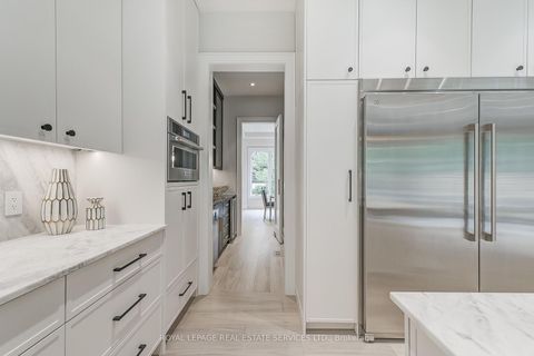 Photo 14 at 8 Shand Avenue, Kingsway South, Toronto