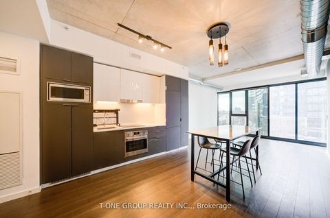 Photo 3 at 314 - 170 Bayview Avenue, Waterfront Communities C8, Toronto