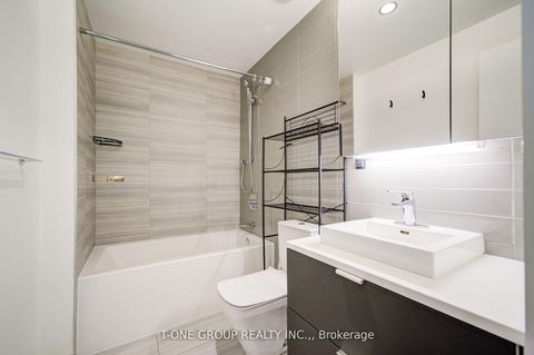 Photo 8 at 314 - 170 Bayview Avenue, Waterfront Communities C8, Toronto