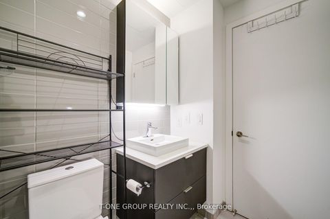 Photo 21 at 314 - 170 Bayview Avenue, Waterfront Communities C8, Toronto