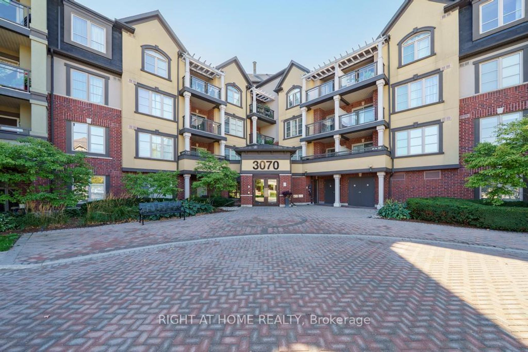 121 - 3070 Rotary Way, Alton, Burlington 