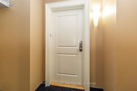 Photo 6 at 6 - 9519 Keele Street, Concord, Vaughan