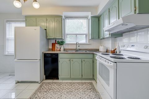 Photo 10 at 339 Hopewell Avenue, Belgravia, Toronto