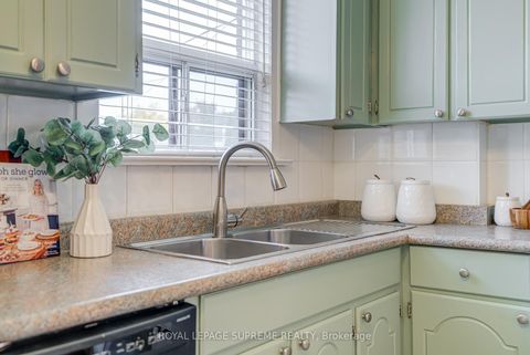 Photo 12 at 339 Hopewell Avenue, Belgravia, Toronto