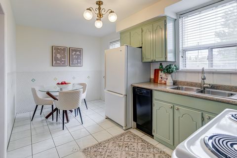 Photo 13 at 339 Hopewell Avenue, Belgravia, Toronto