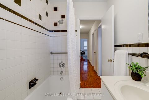 Photo 27 at 339 Hopewell Avenue, Belgravia, Toronto