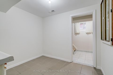 Photo 32 at 339 Hopewell Avenue, Belgravia, Toronto