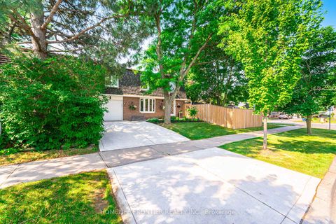 Photo 4 at 1 Denava Gate, North Richvale, Richmond Hill