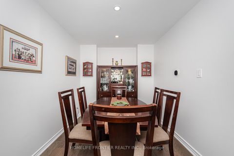 Photo 11 at 1 Denava Gate, North Richvale, Richmond Hill