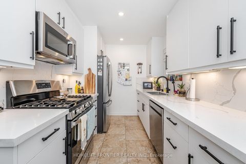 Photo 17 at 1 Denava Gate, North Richvale, Richmond Hill