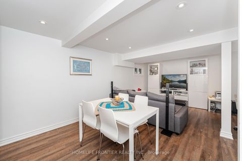 Photo 33 at 1 Denava Gate, North Richvale, Richmond Hill