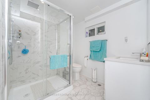 Photo 36 at 1 Denava Gate, North Richvale, Richmond Hill