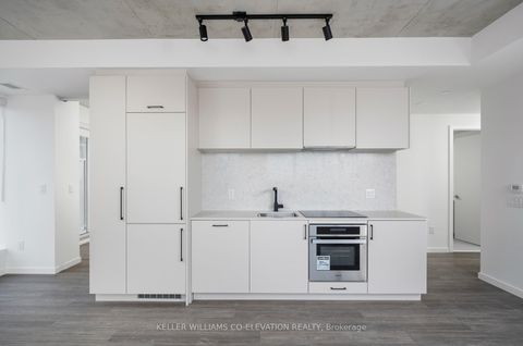 Photo 15 at 428 - 689 The Queensway Street, Queensway, Toronto
