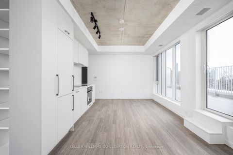 Photo 16 at 428 - 689 The Queensway Street, Queensway, Toronto