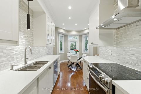 Photo 15 at 3 - 117 Nelson Street, BR Bronte, Oakville