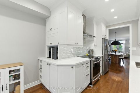 Photo 16 at 3 - 117 Nelson Street, BR Bronte, Oakville