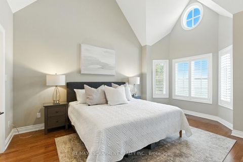 Photo 19 at 3 - 117 Nelson Street, BR Bronte, Oakville