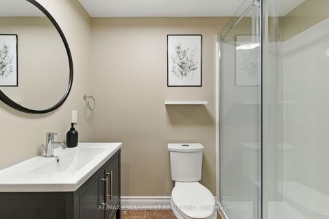 Photo 31 at 3 - 117 Nelson Street, BR Bronte, Oakville