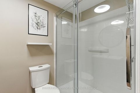 Photo 32 at 3 - 117 Nelson Street, BR Bronte, Oakville