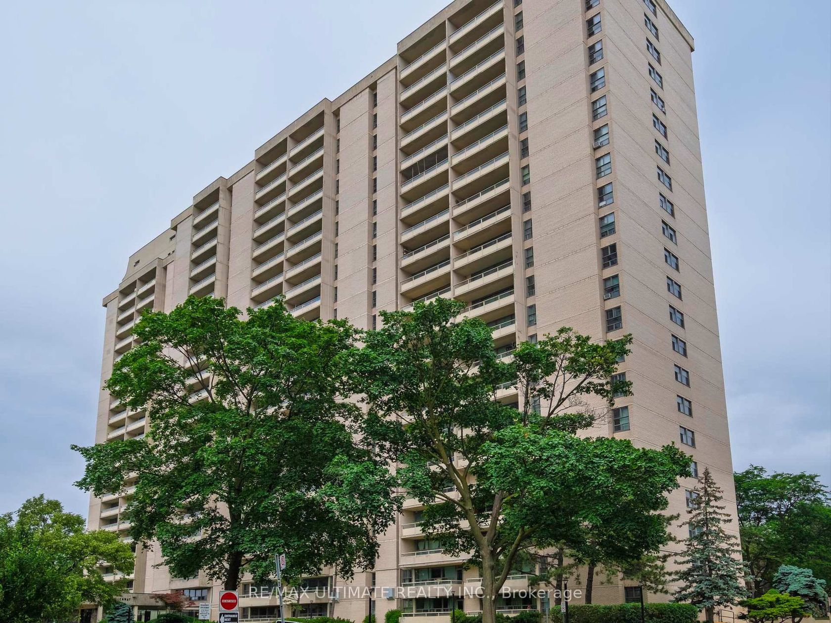 2217 - 360 Ridelle Avenue, Belgravia, Toronto 