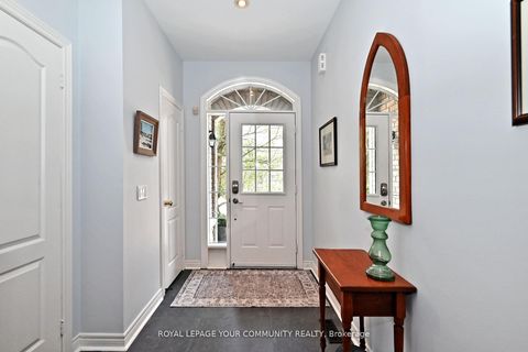 Photo 3 at 18 - 3 Senator Court, Aurora Heights, Aurora Photo 3 at 18 - 3 Senator Court, Aurora Heights, Aurora