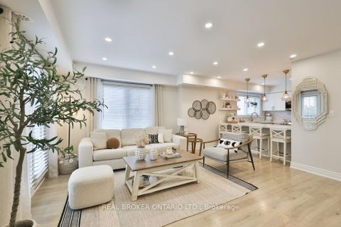 Photo 4 at 14 - 31 Hays Boulevard, RO River Oaks, Oakville